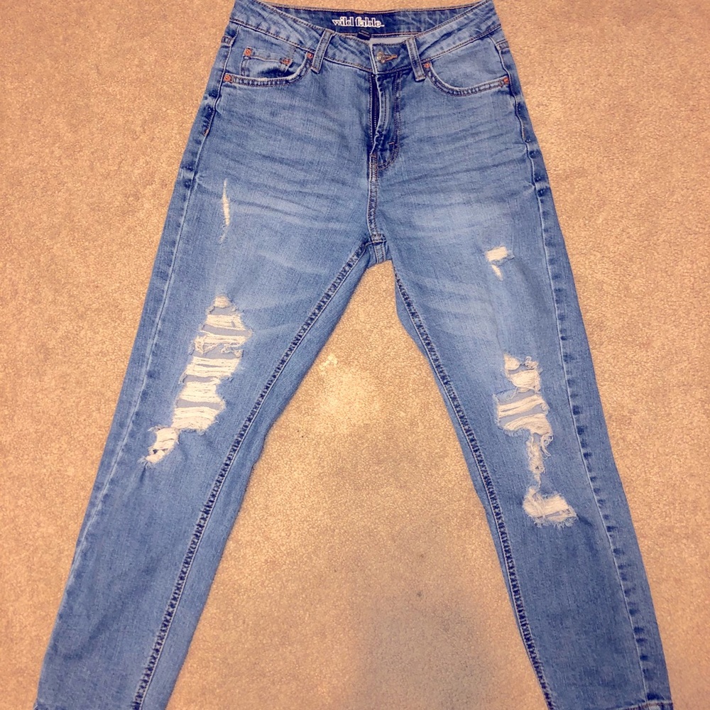 “Ripped Mom Jeans”